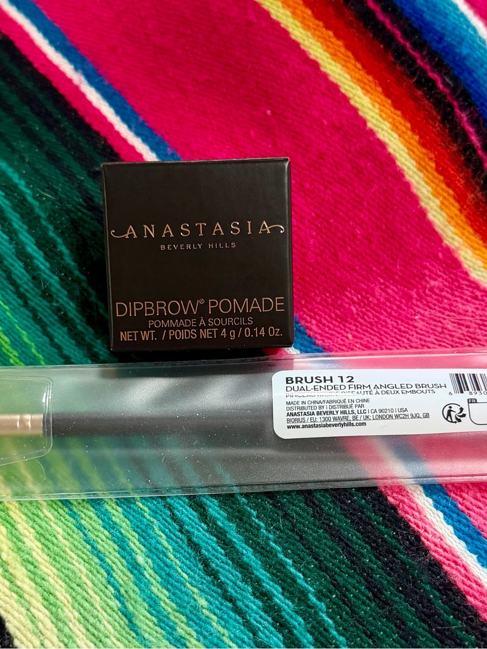Anastasia Beverly Hills Dipbrow Pomade & Dual-Ended Brush medium brown